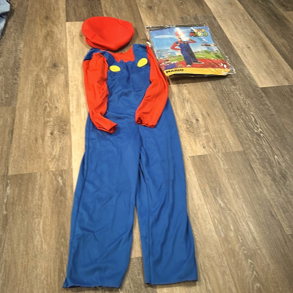 Mario costume-Halloween.